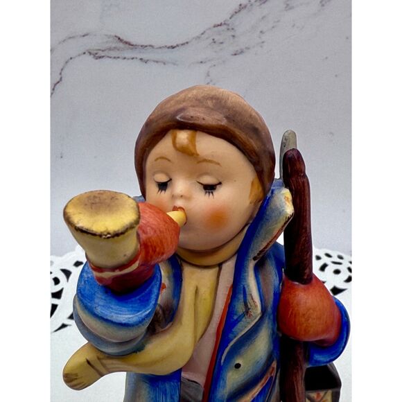 Hummel Hear Ye, Hear Ye, #15/0, TMK5, 1970s, Germany, Boy Blowing horn - Picture 2 of 10
